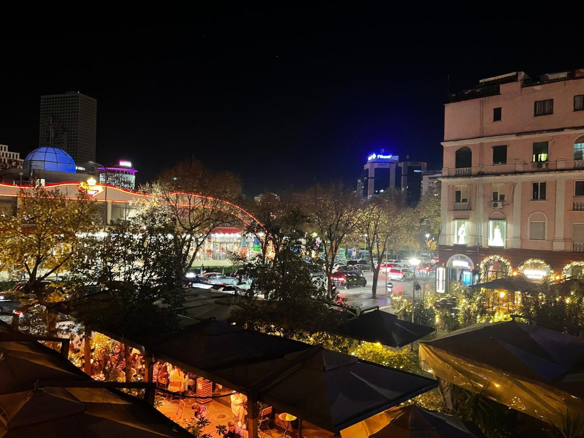 Aj Apartments - Hidden Gem In Front Of Taiwan Center ティラナ エクステリア 写真